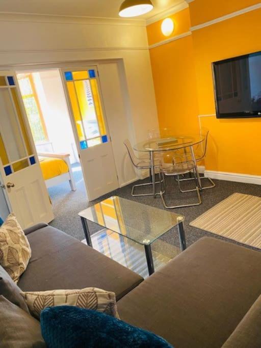 Vila Goldcroft Abertillery Exteriér fotografie